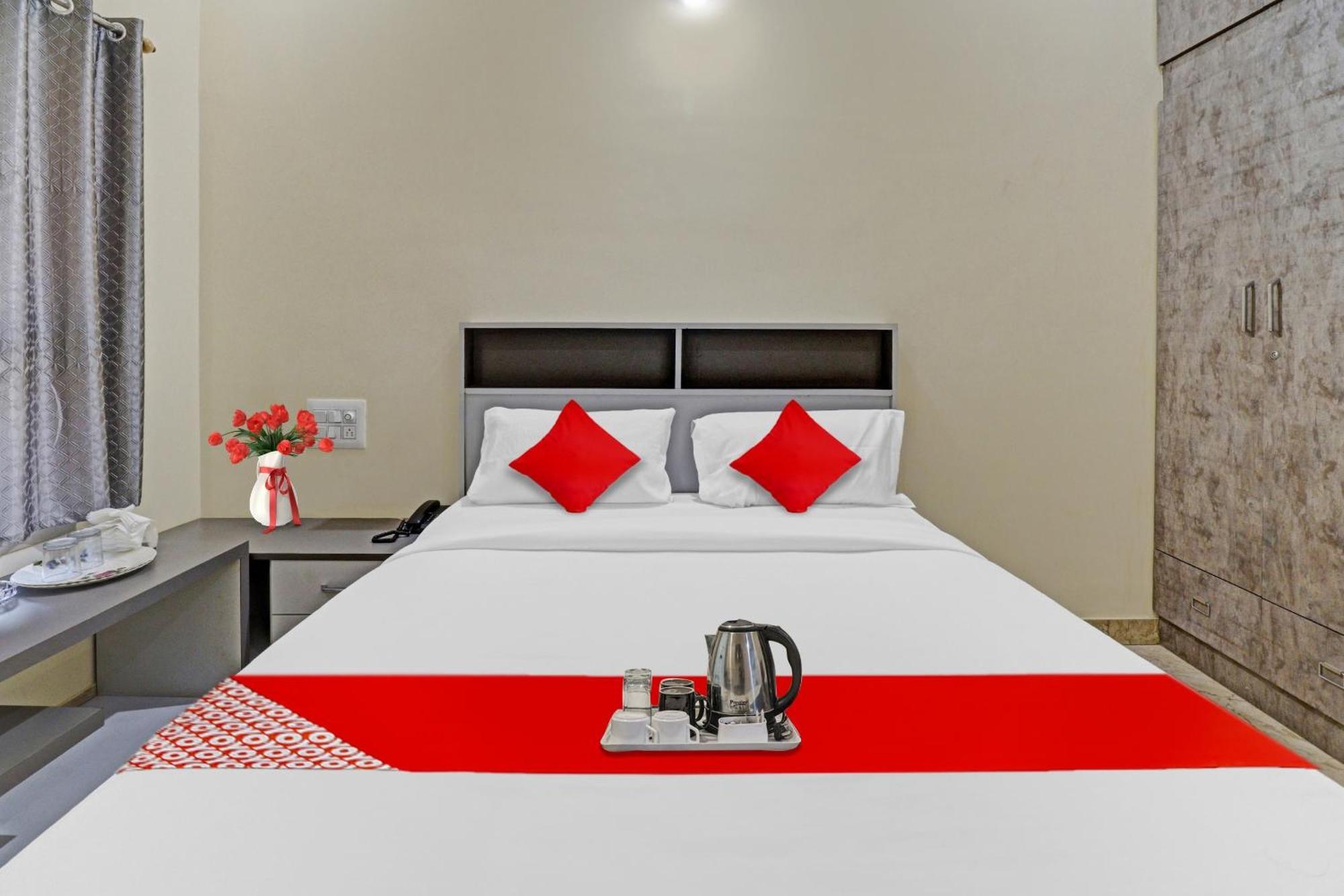 Hotel O I Care With Greenery Comforts Tumkur Exteriör bild